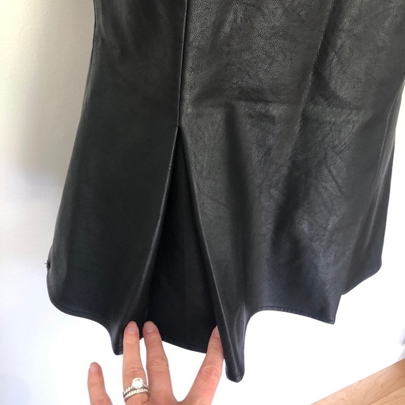 Julie Brown sleeveless black faux leather peplum top - Picture 4 of 8